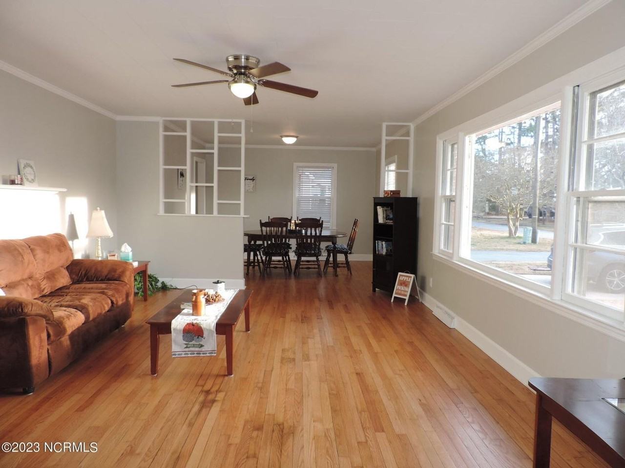 302 N A St - Photo 3 of 27