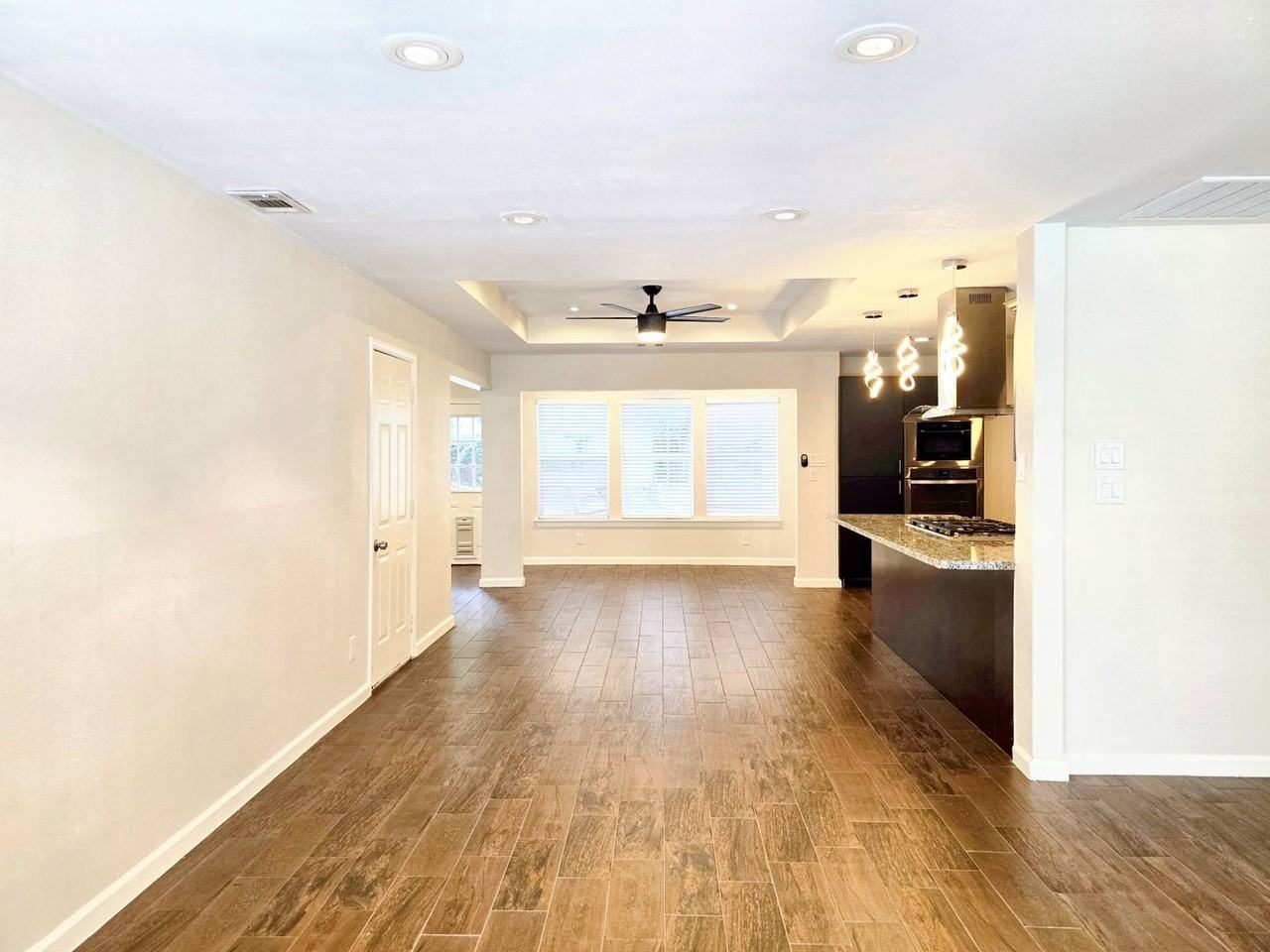 1446 Curtin St - Photo 2 of 29