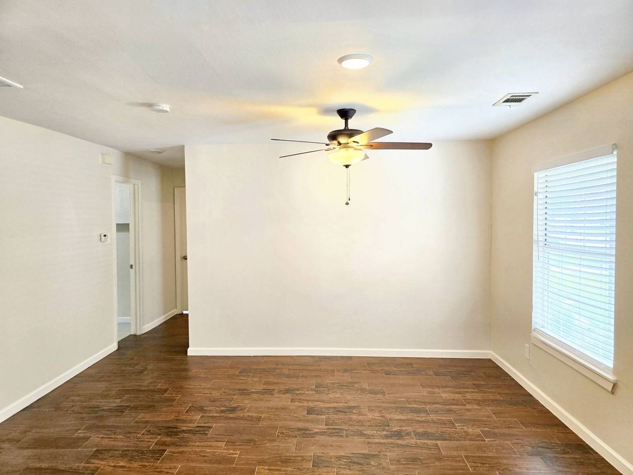 1446 Curtin St - Photo 3 of 29