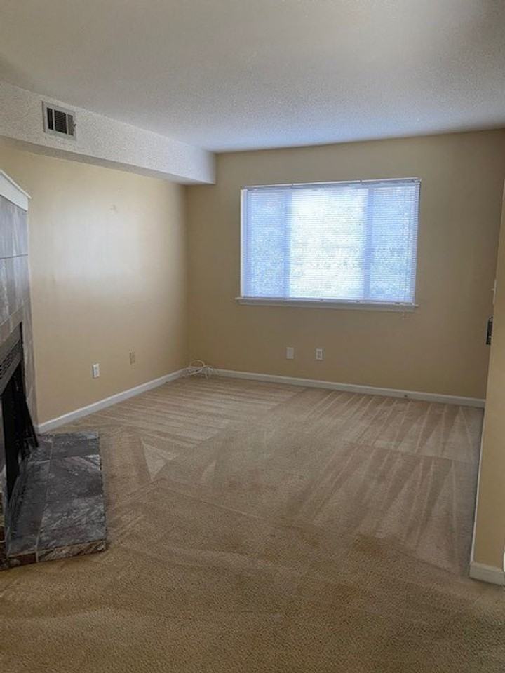 1202 Mersac Ct - Photo 3 of 12