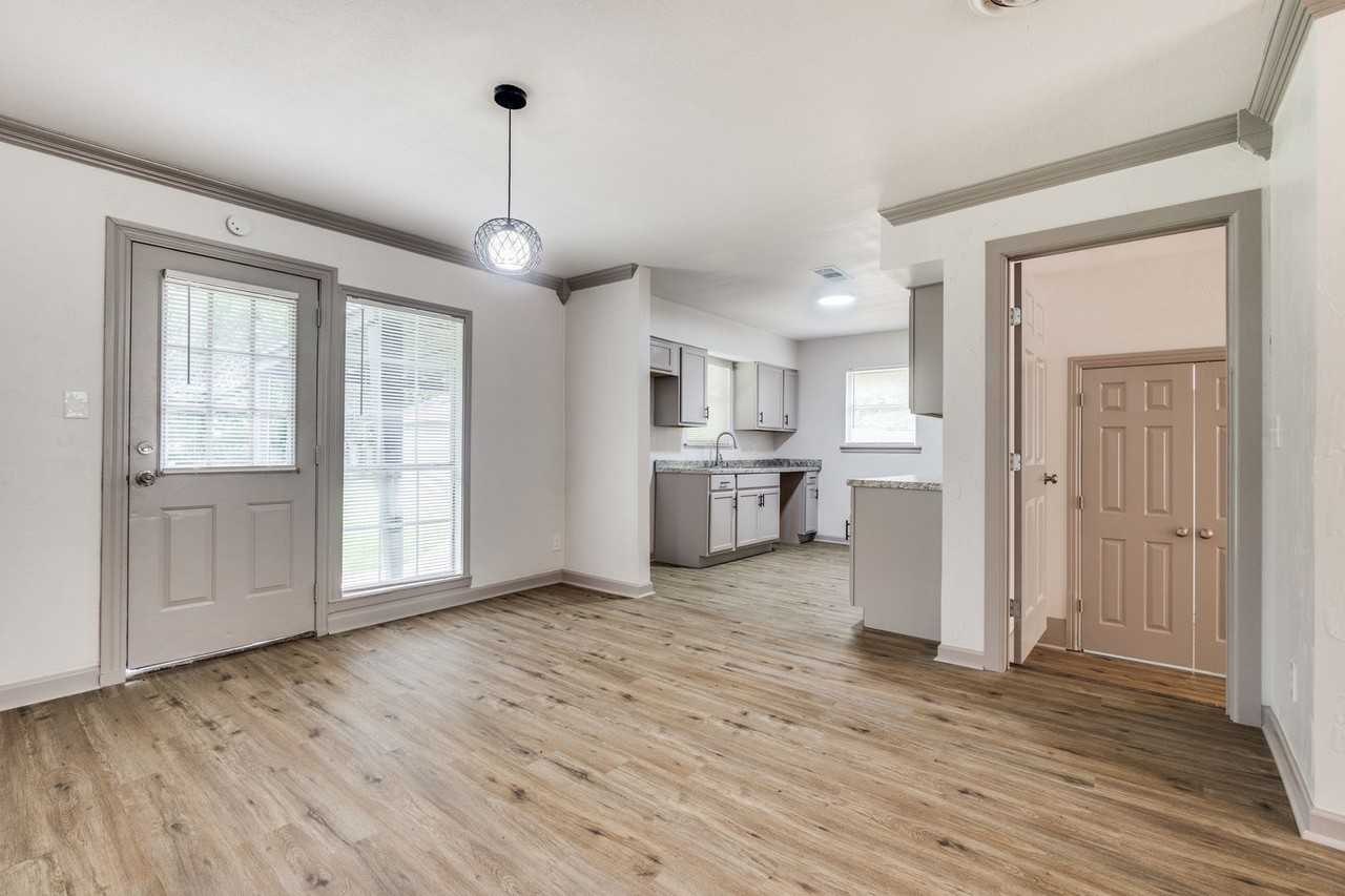 676 Pine St - Photo 3 of 15