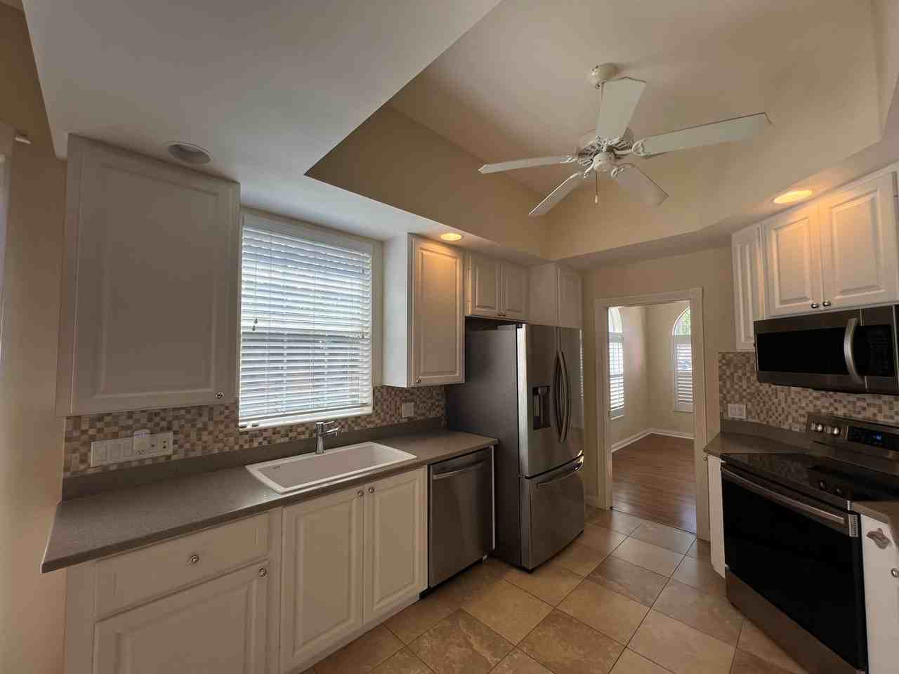 11409 Sw Rockingham Dr - Photo 2 of 16
