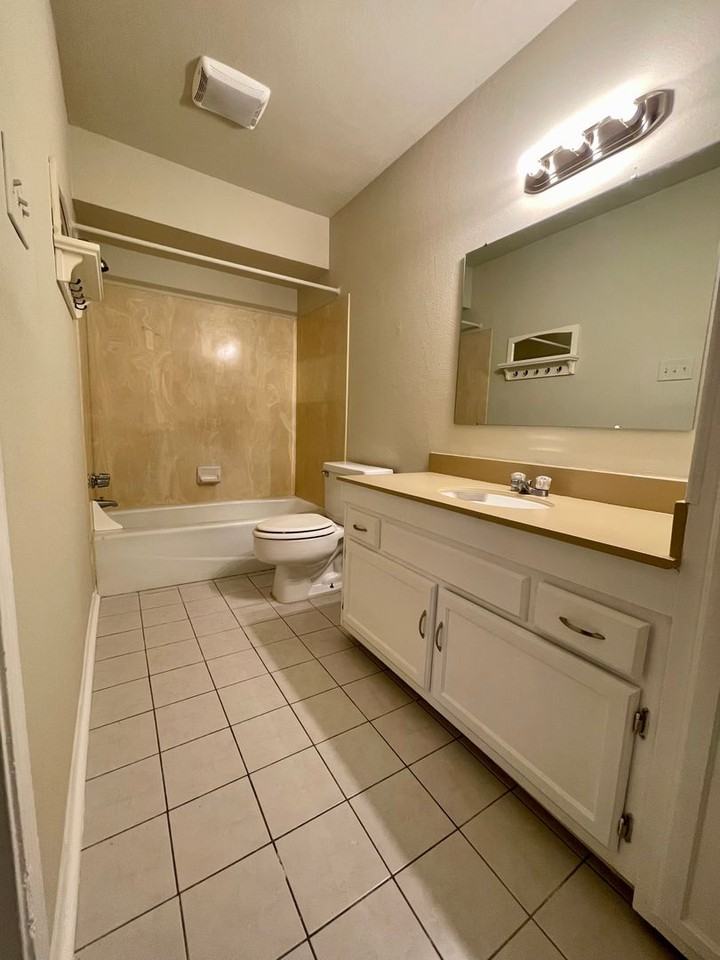1242 Sharlo Ave - Photo 6 of 15