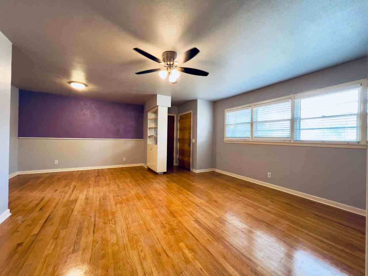 4307 40th St - Photo 3 of 11