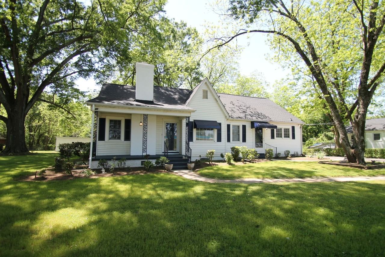 1004 Anderson Rd S - Photo 2 of 50