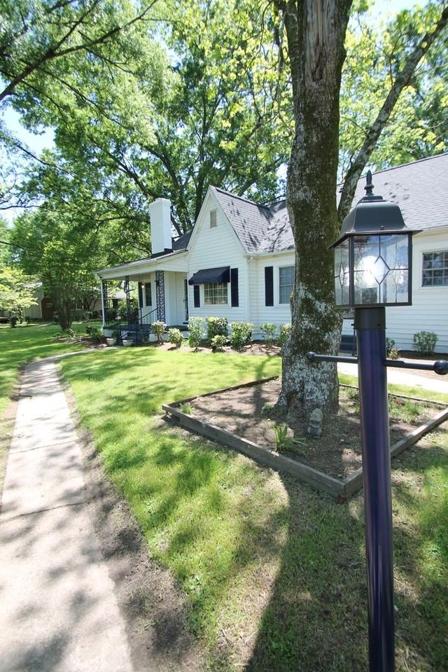 1004 Anderson Rd S - Photo 5 of 50