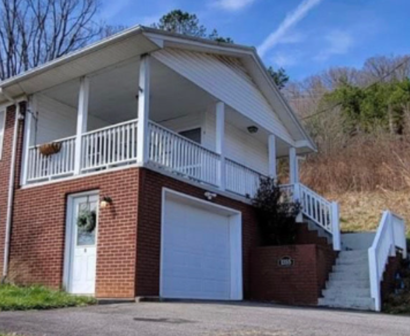 1355 N Main St #B - Photo 3 of 5