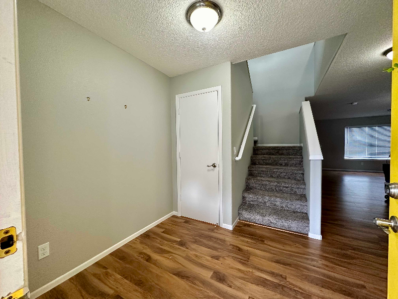 155 W Berkeley St - Photo 6 of 20