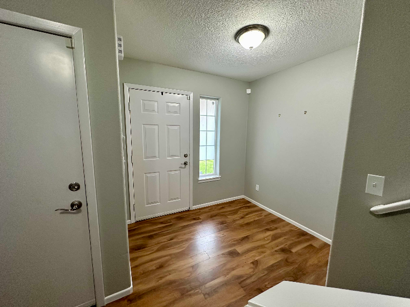 155 W Berkeley St - Photo 7 of 20