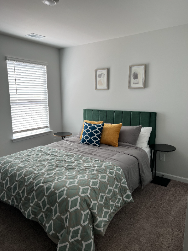 8183 E Highcroft Dr Ne - Photo 4 of 11