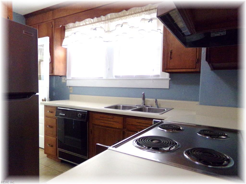 106 Algonquin Rd #2 - Photo 3 of 10