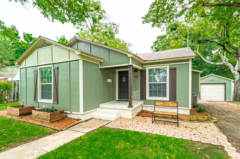 1201 West Alan Avenue - Photo 2 of 17