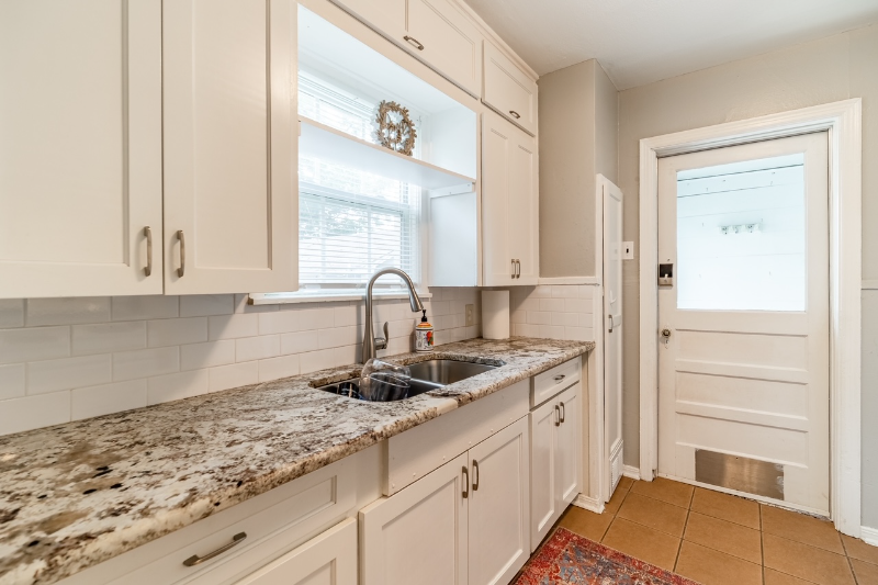 1201 West Alan Avenue - Photo 4 of 17