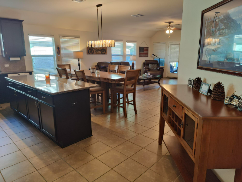 528 S Brook Dr - Photo 5 of 20