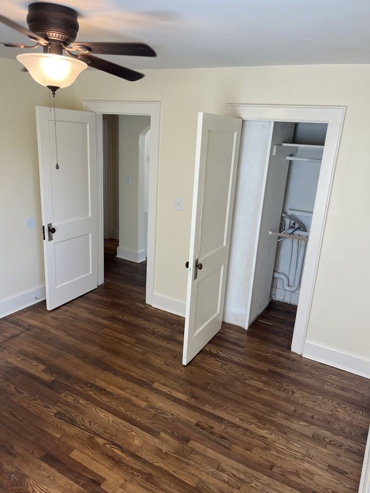 153 W Moody Ave #NA - Photo 3 of 18