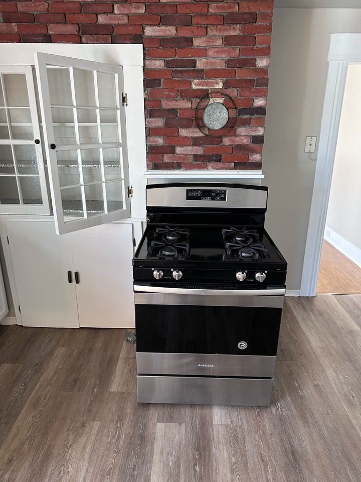 436 Auburn St #3 - Photo 4 of 14