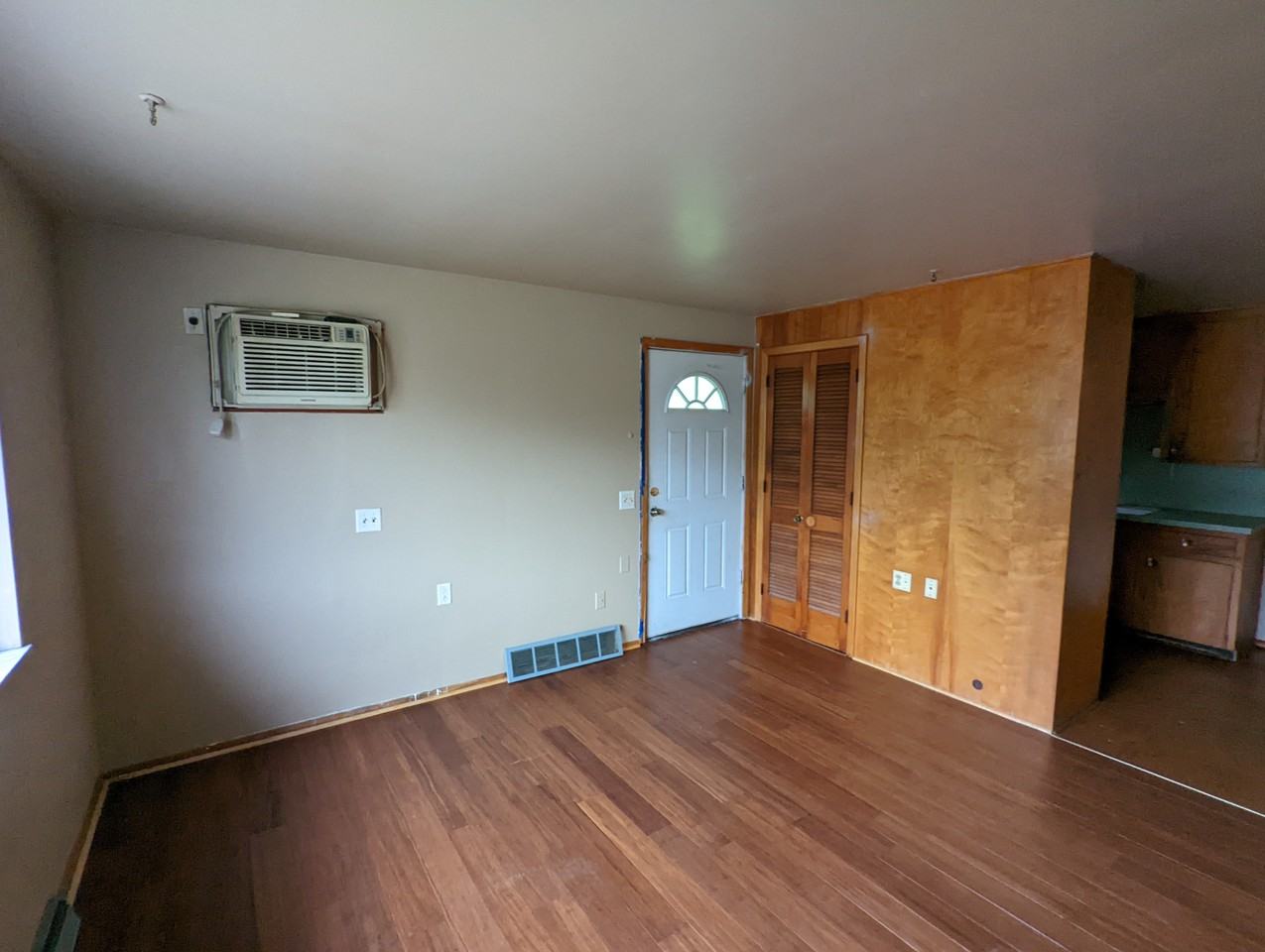 305 15th St Ne #NA - Photo 3 of 15
