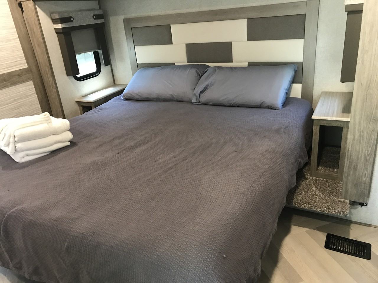 1123 Heron Rd - Photo 6 of 17