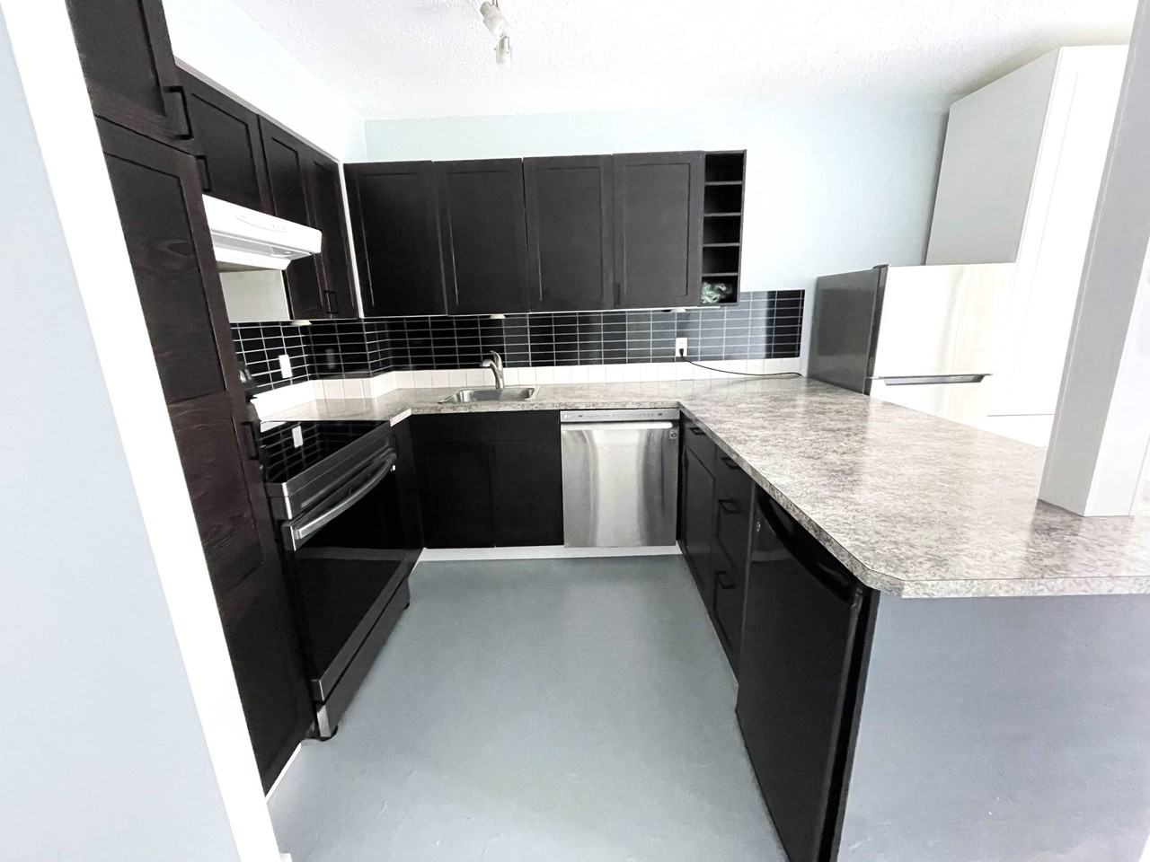 1330 Hornby Street - Photo 2 of 14
