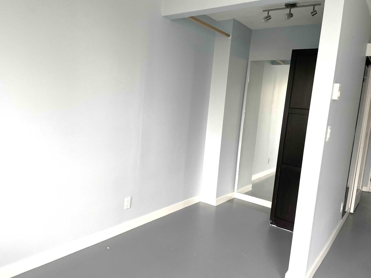 1330 Hornby Street - Photo 5 of 14