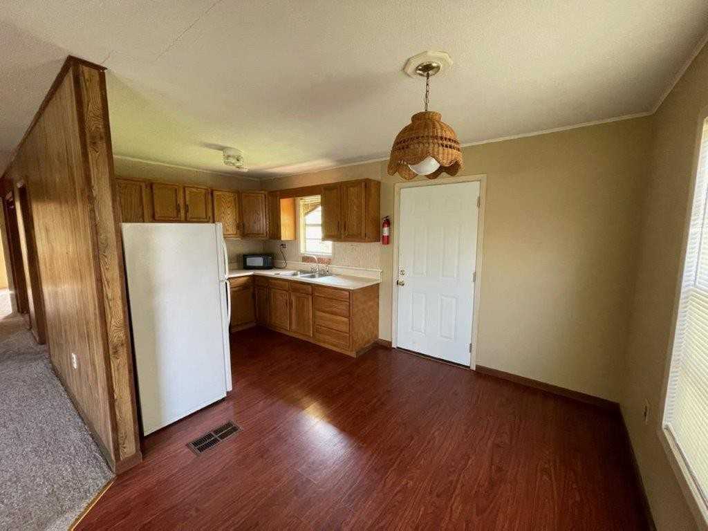 403 South Vista Drive #Main - Photo 5 of 19