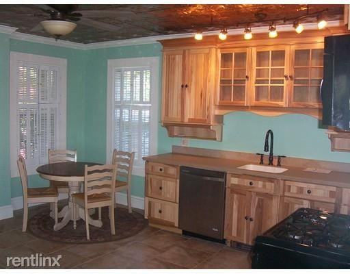 232 Laurel St #1 - Photo 3 of 7