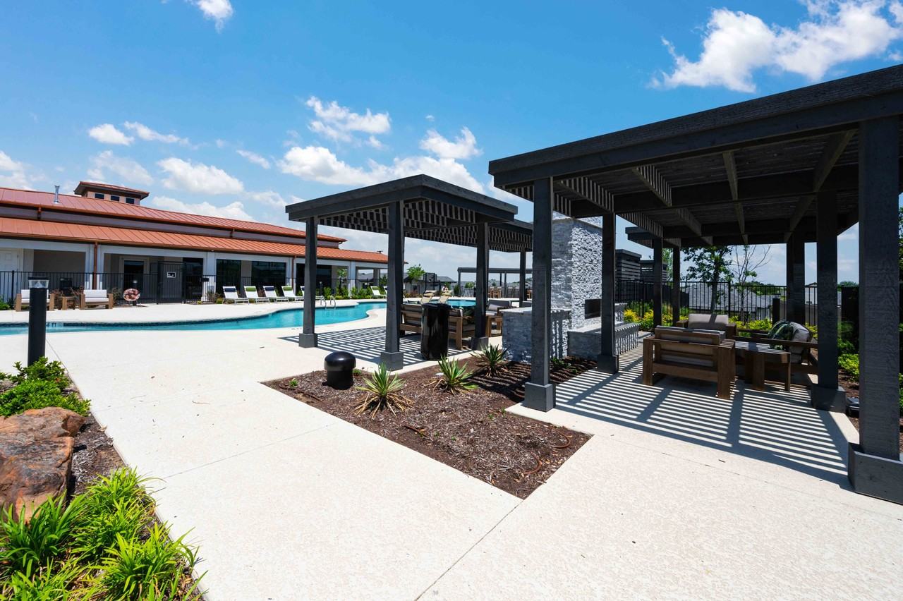 Mansions at Oak Point - Photo 7 of 50