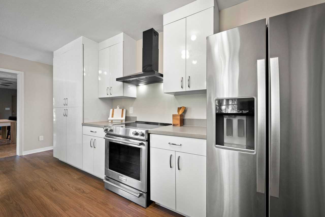 Woodleigh Dr W - Photo 3 of 16