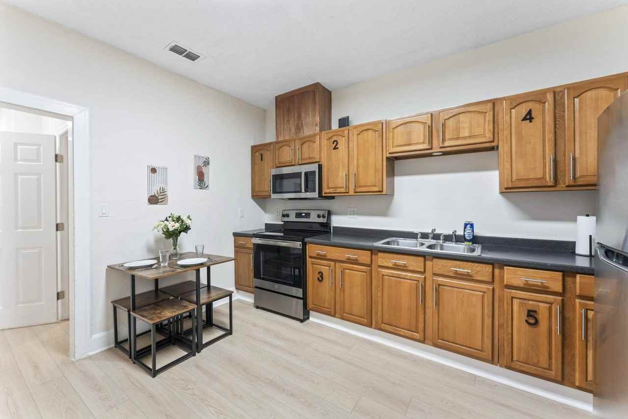 Dyal St - Photo 7 of 13