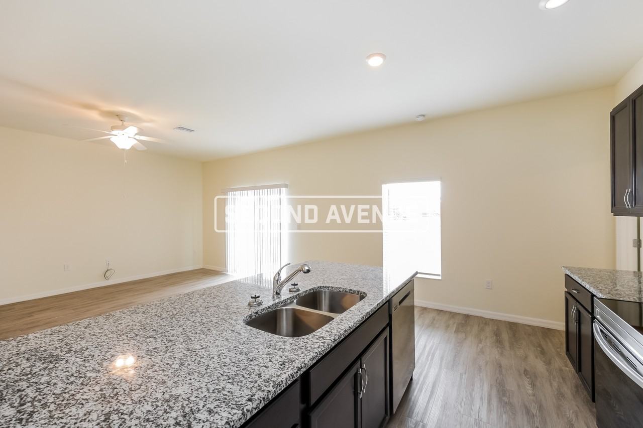 3202 Ne 14th Pl - Photo 4 of 23