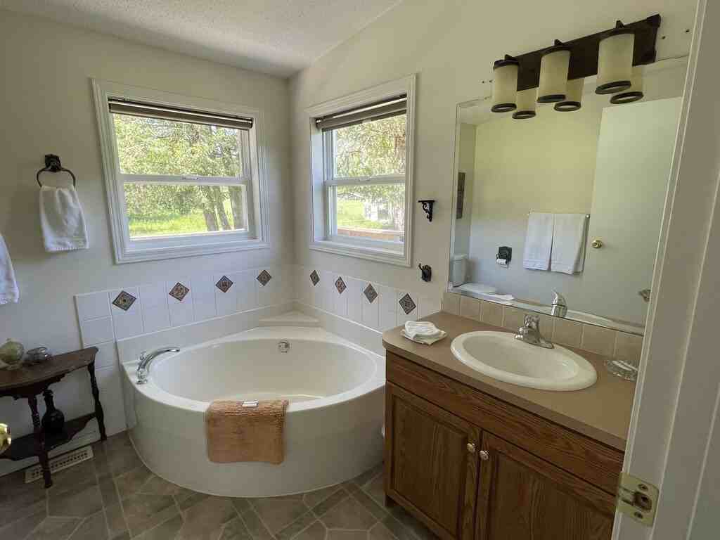 3175 Westbridge Road - Photo 7 of 22