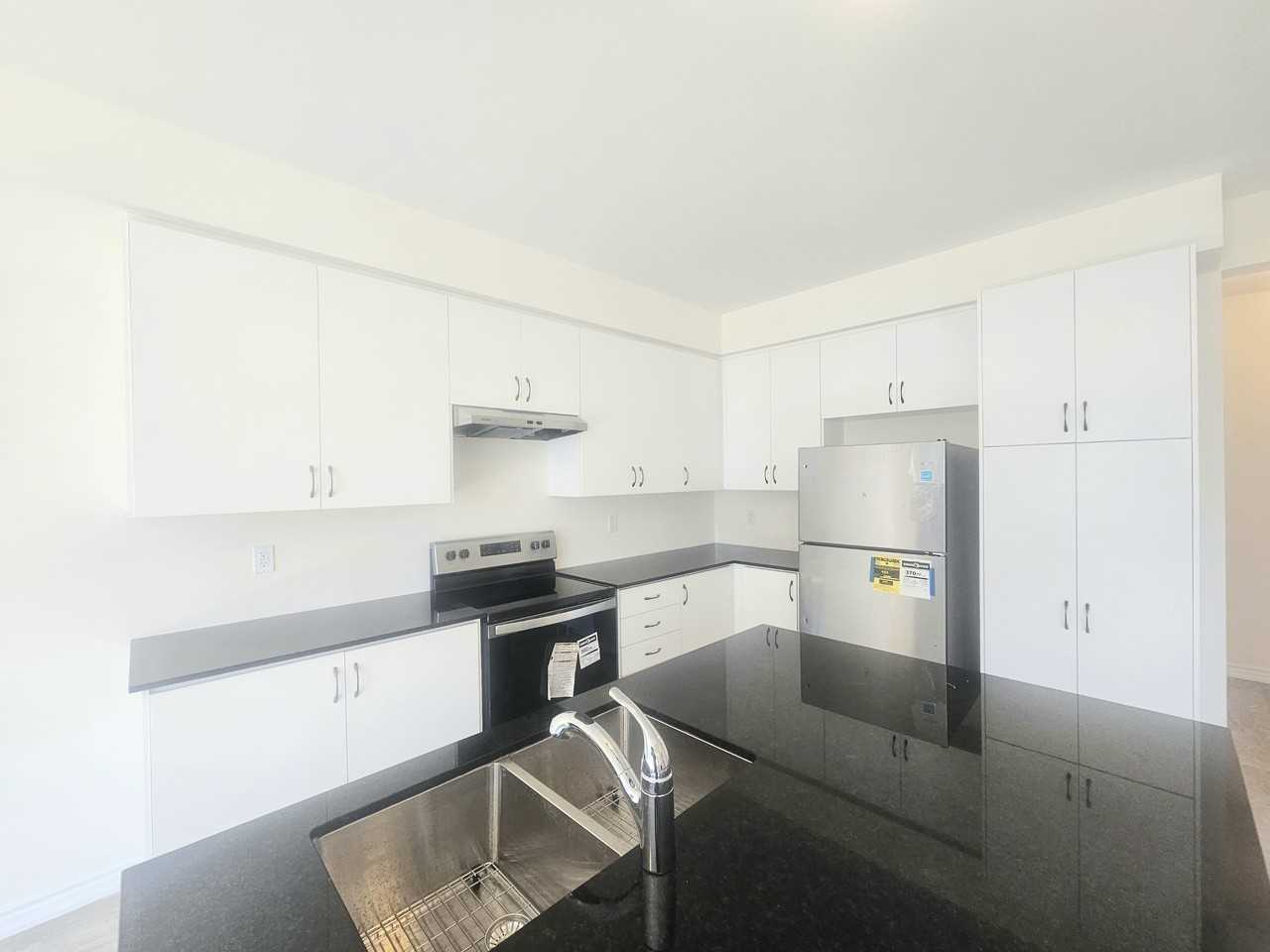 6 Zaba Road, Barrie, Ontario L9J 0L9 - Photo 3 of 19