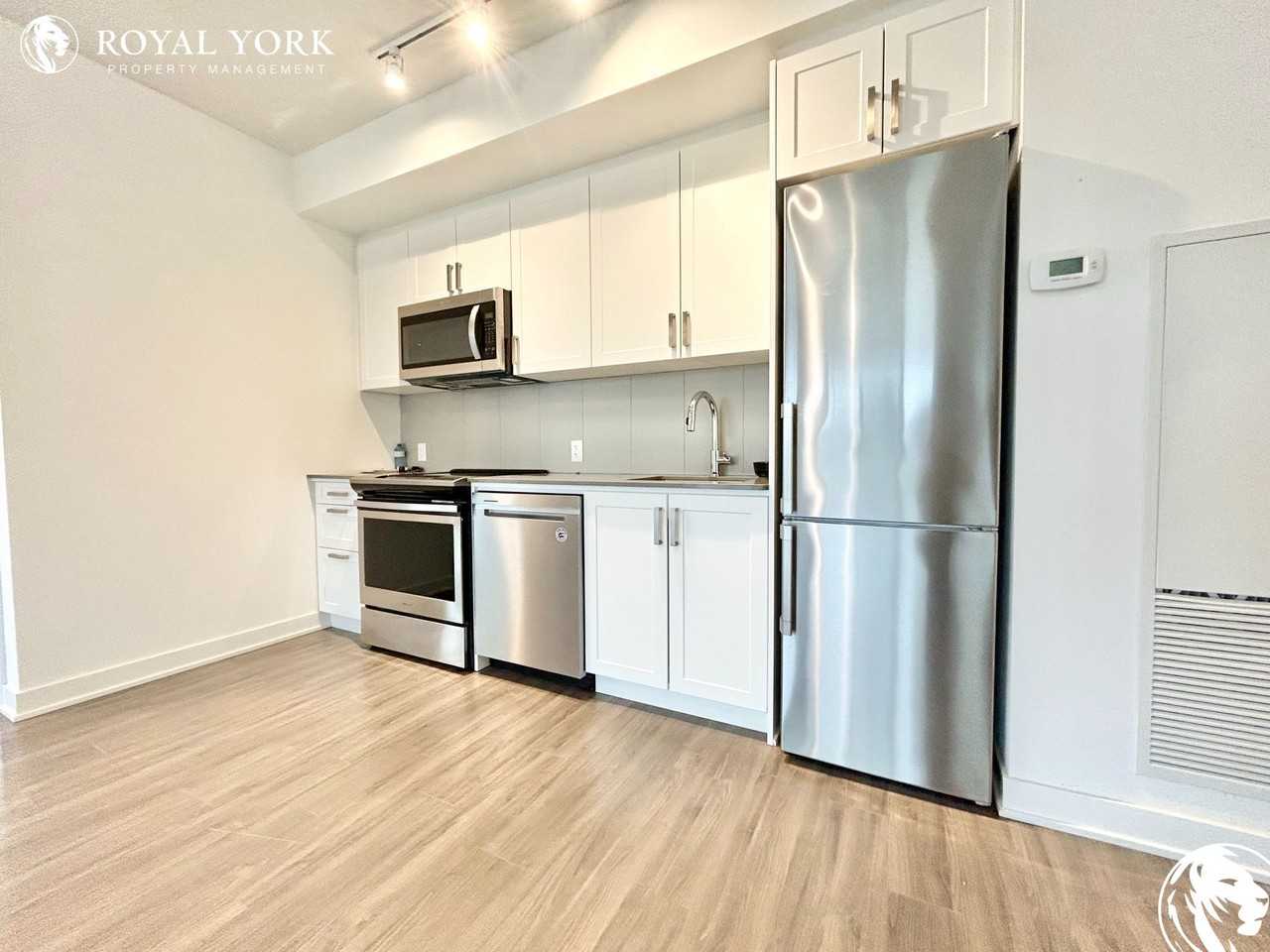 211-681 Younge Street, Barrie, Ontario L9J 0K1 - Photo 2 of 14