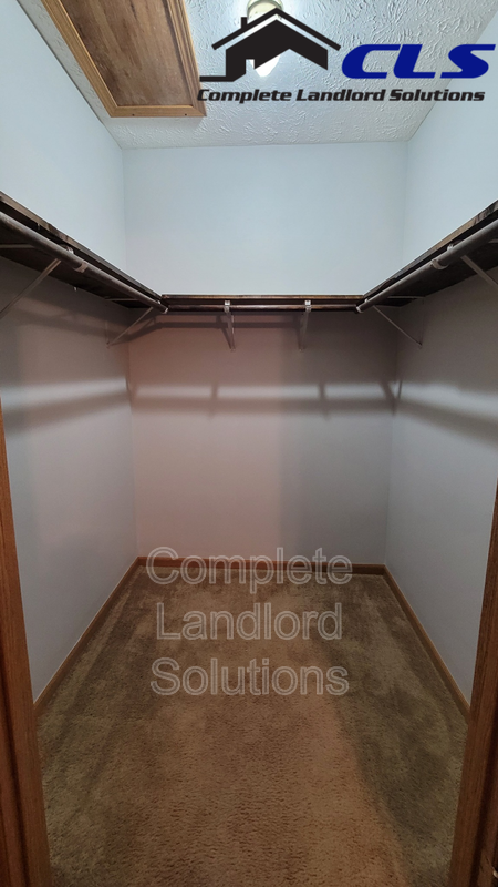 554 College Ave - Photo 6 of 9