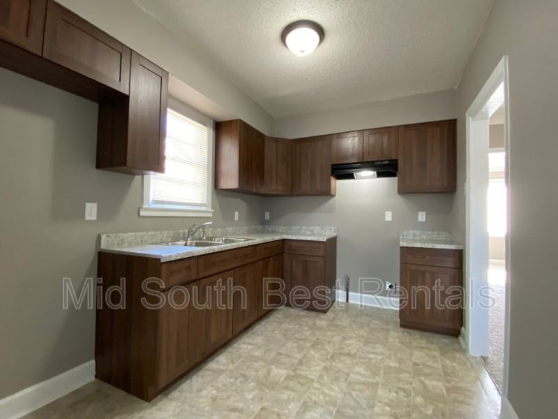 1837 S Lauderdale St - Photo 3 of 8