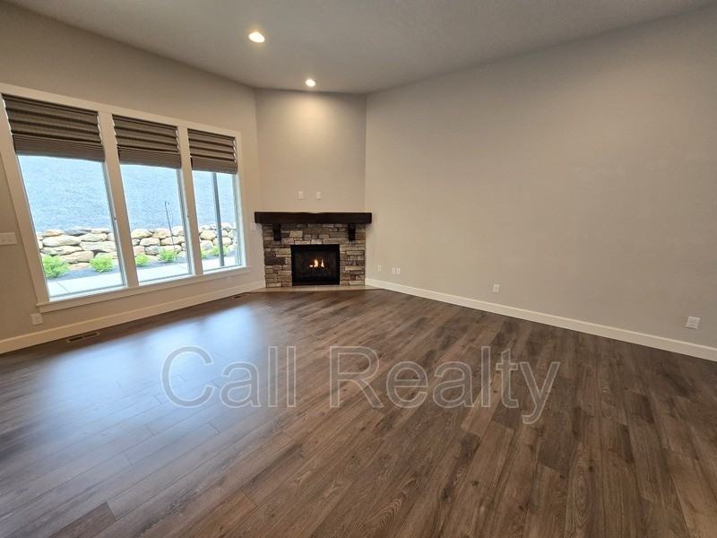 5530 N Radium Ln - Photo 3 of 23