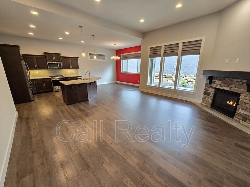 5530 N Radium Ln - Photo 4 of 23