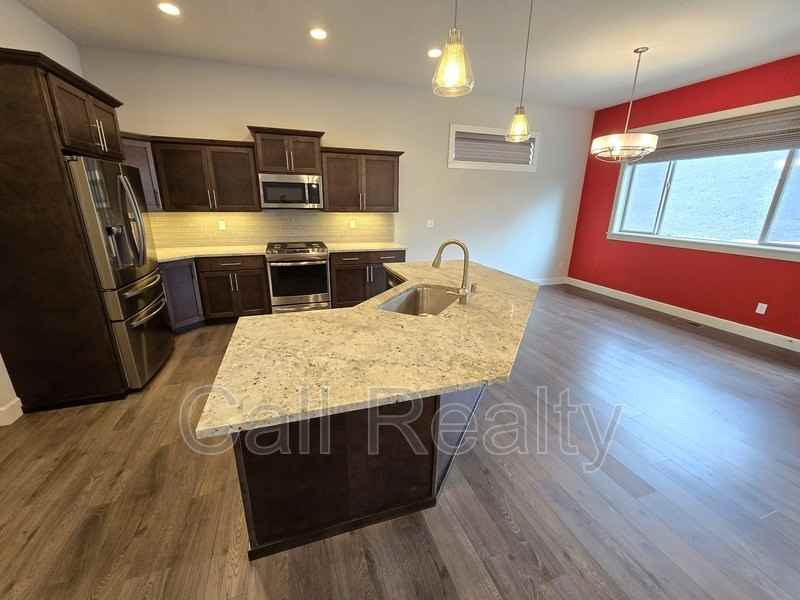 5530 N Radium Ln - Photo 5 of 23
