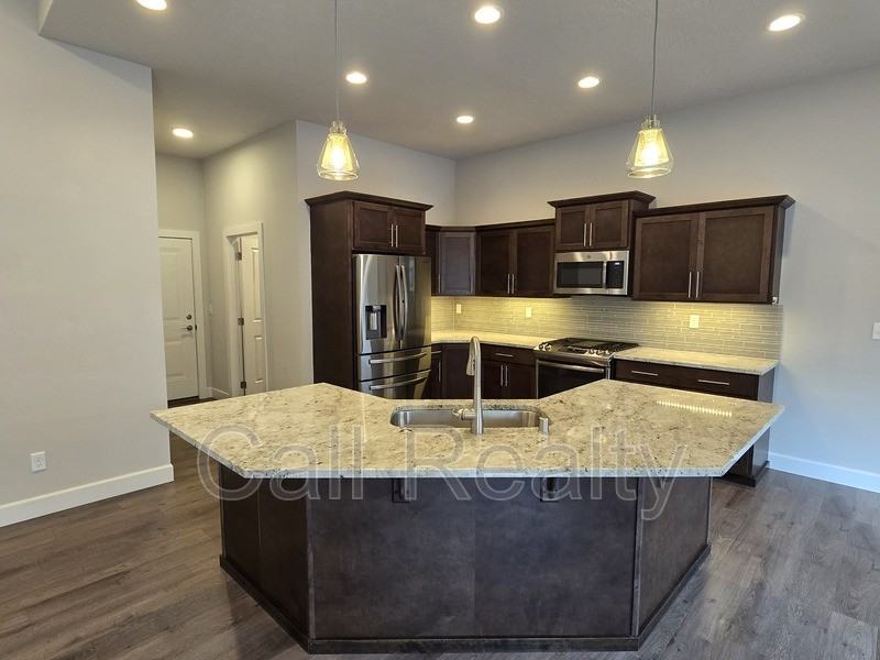 5530 N Radium Ln - Photo 6 of 23