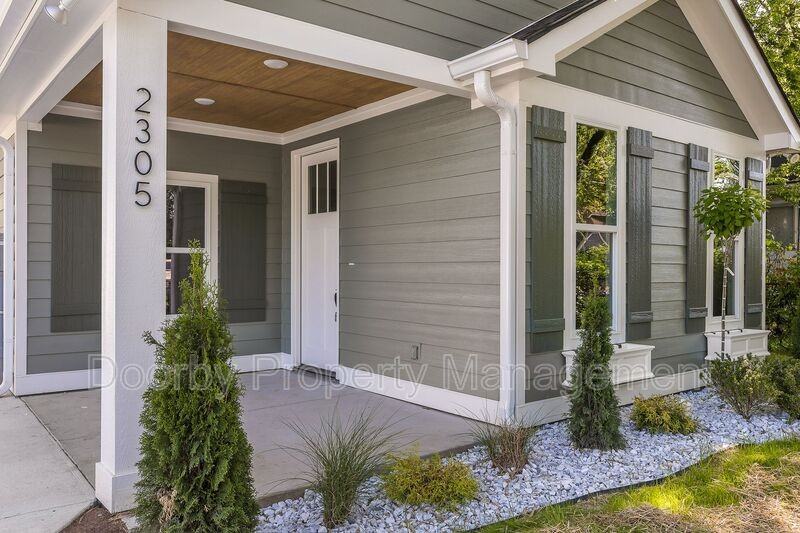 2305 Kirby Ave - Photo 3 of 18