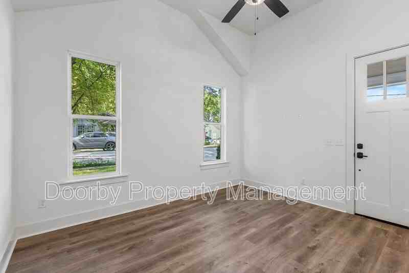 2305 Kirby Ave - Photo 6 of 18