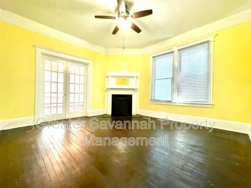 637 E 39th St - Photo 5 of 37