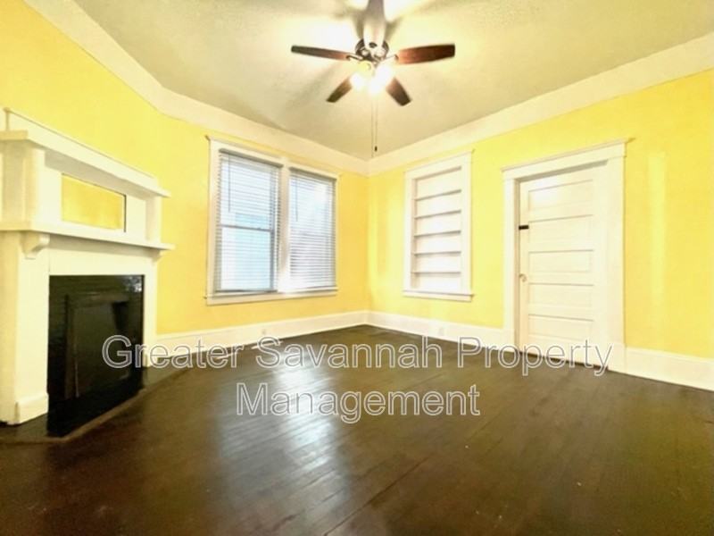 637 E 39th St - Photo 6 of 37