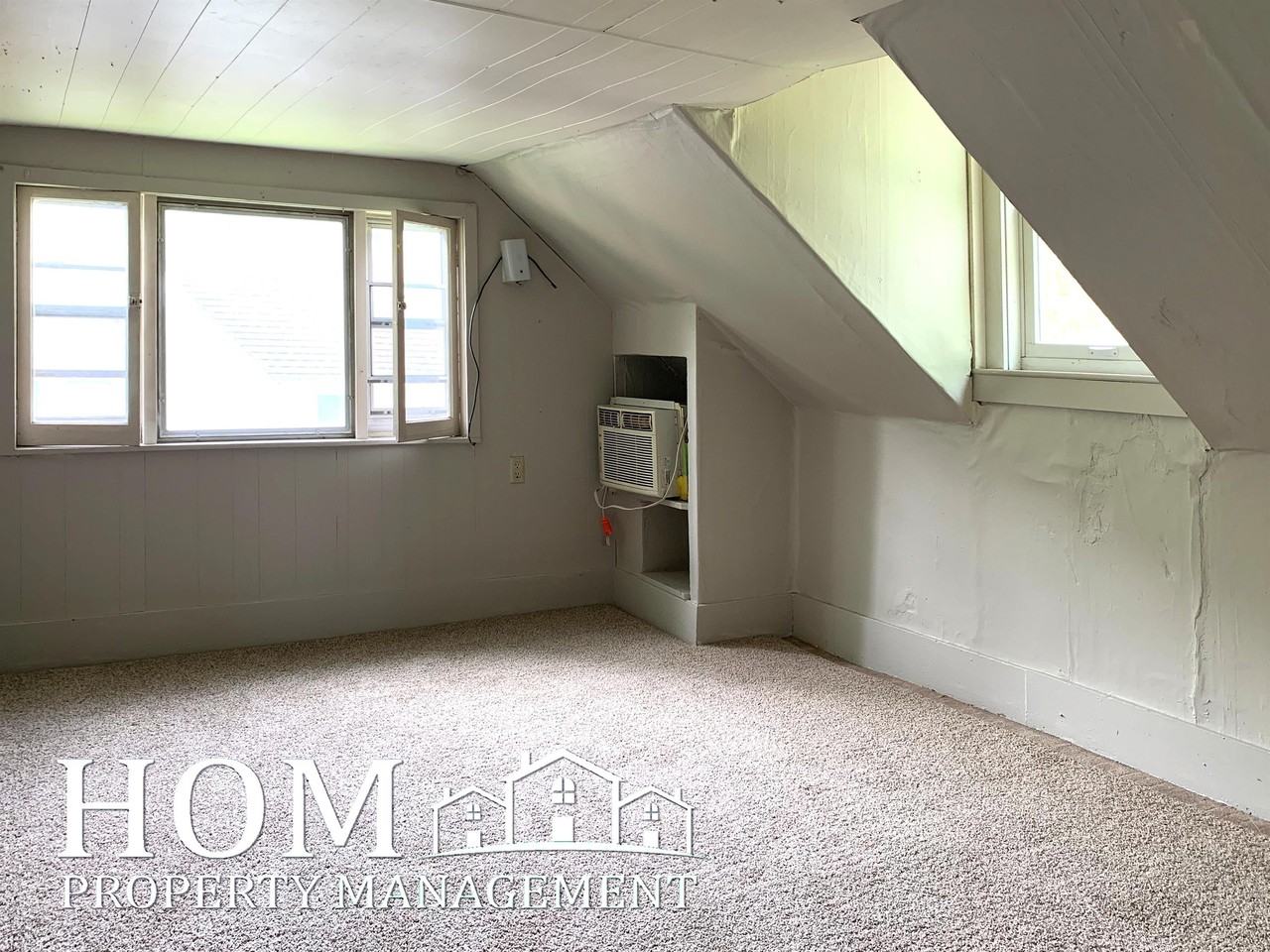 109 Hanover - Photo 3 of 6