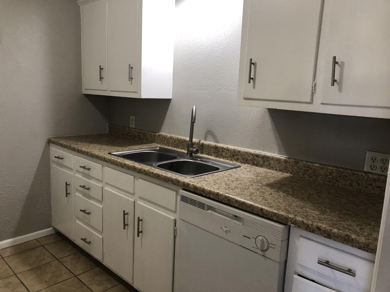 Briarwood Village Apartments 3904 Englewood Cir, Odessa, TX 79762