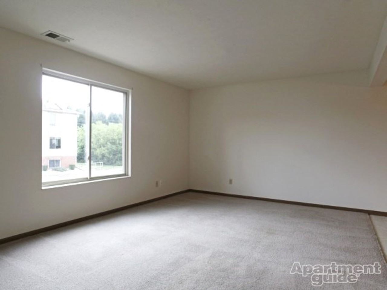 Bremen Park Apartments - Photo 7 of 27