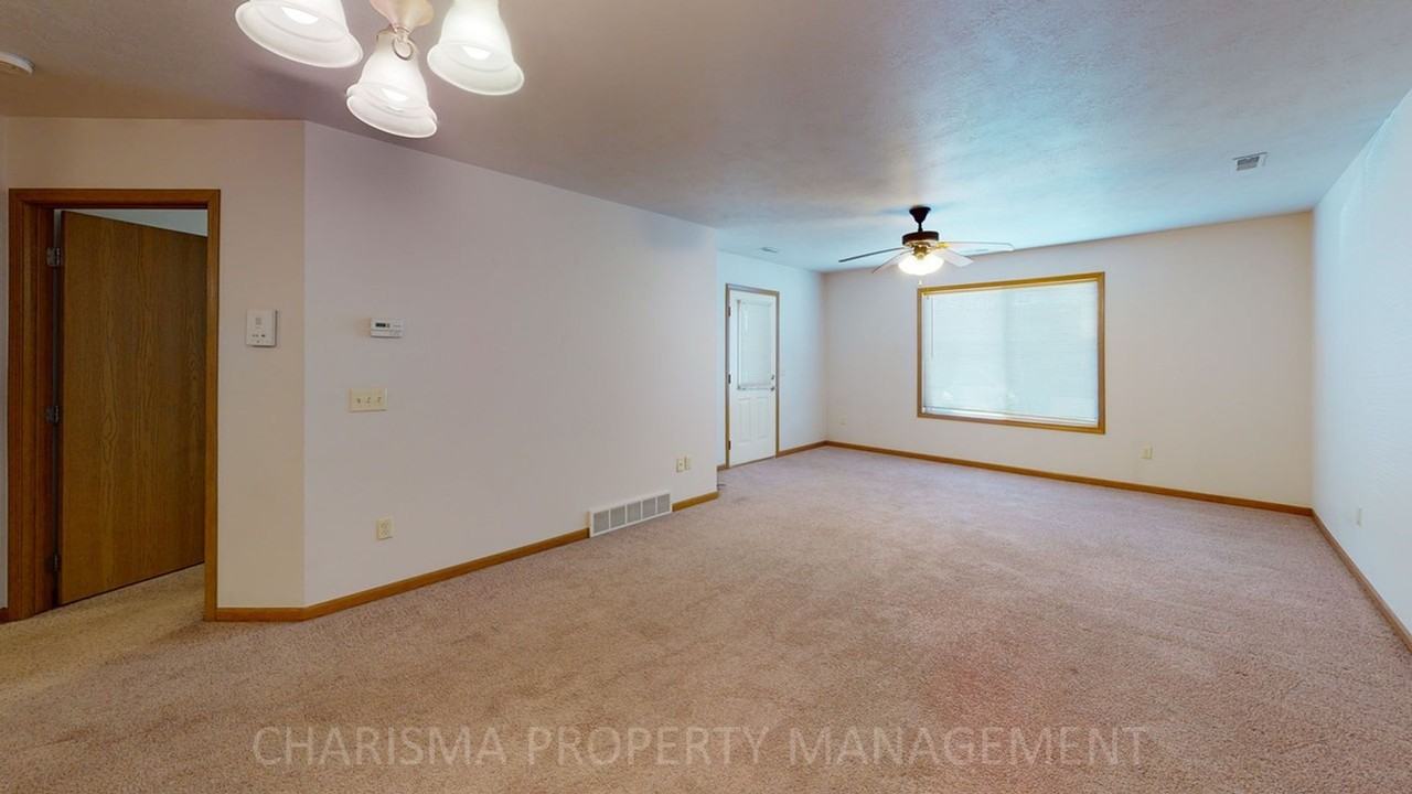 906 N Western Ave  and 911 N Oaks Ave - Photo 2 of 46