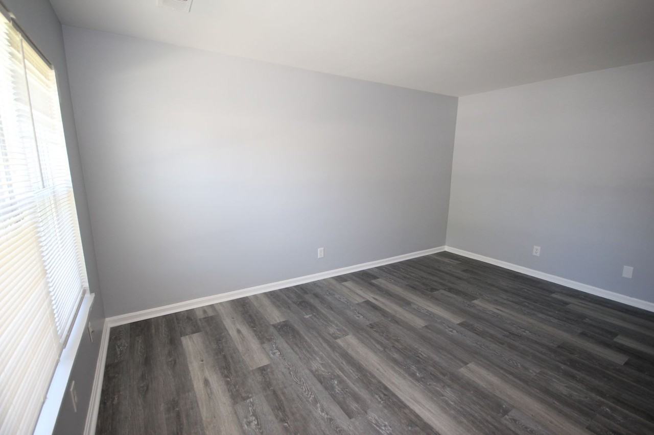 686 Holly Circle - Photo 2 of 37