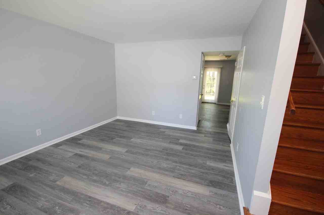 686 Holly Circle - Photo 3 of 37
