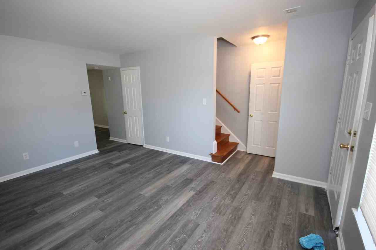 686 Holly Circle - Photo 5 of 37